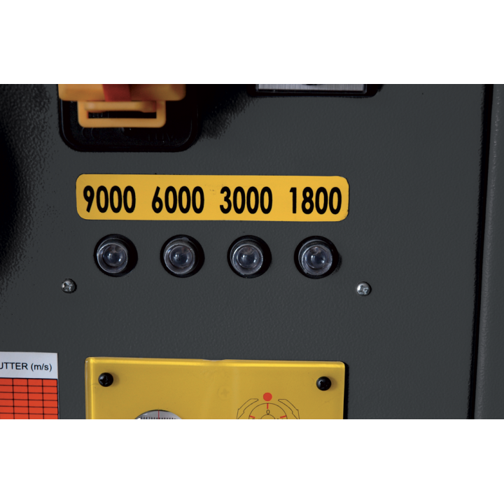 Freesbank in spindel van 30 mm met slede 30 mm