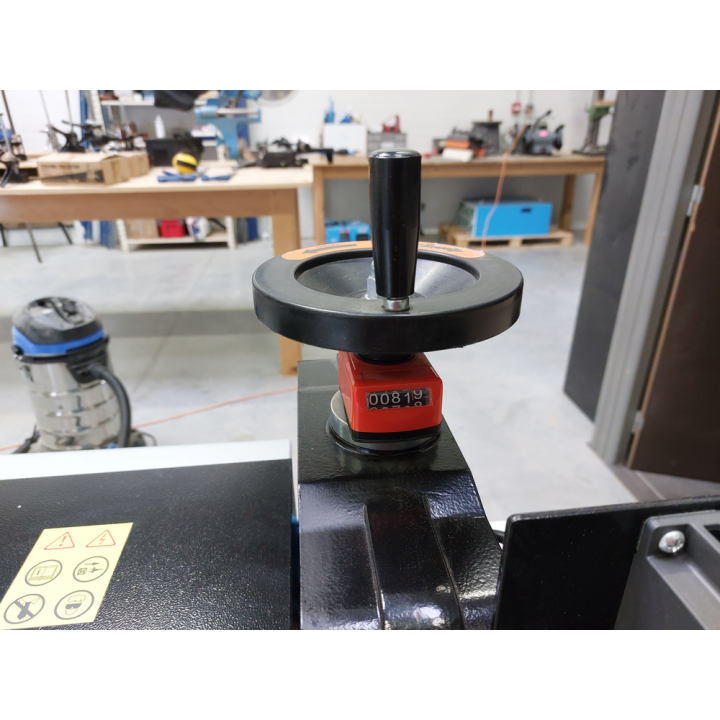 Ponceuse brosseuse à rouleau  560 mm - 1500 w