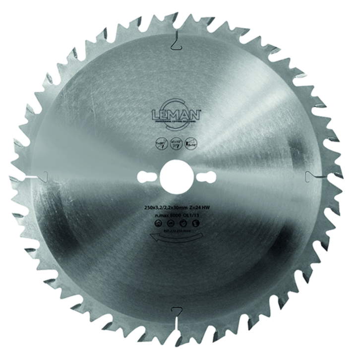 Hoja de mecanizado para maderas macizas