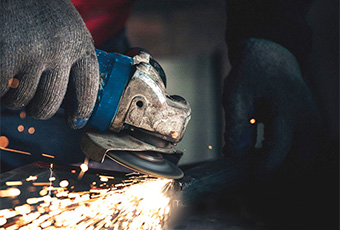 Operai metallurgici e saldatori